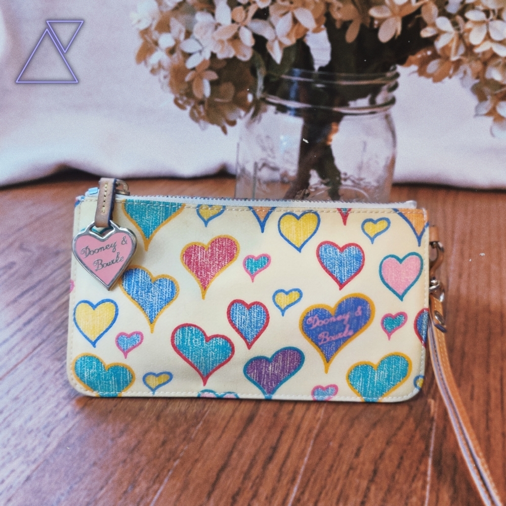 Dooney & Bourke Vintage White Star Clutch